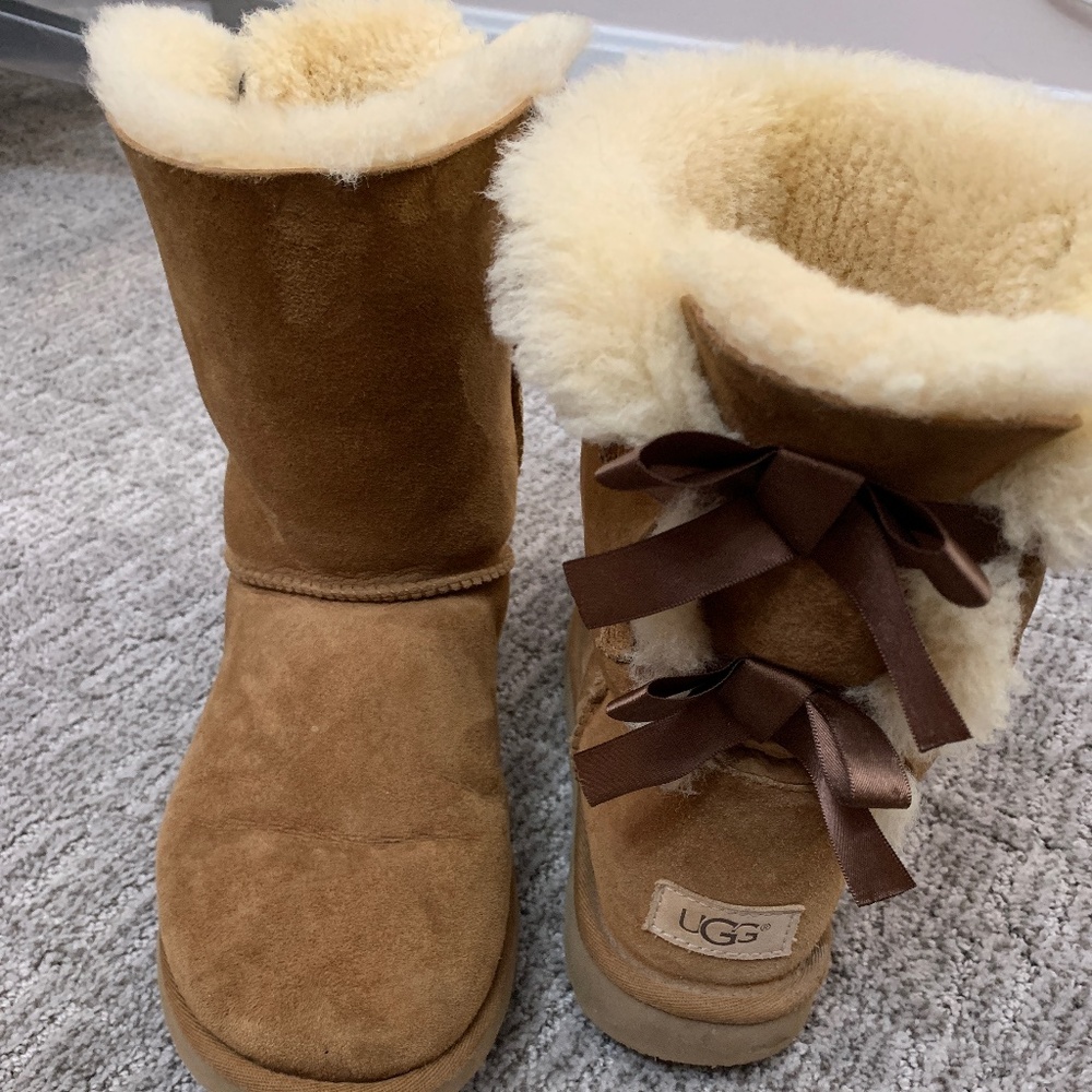 Bailey bow ugg boots size 9